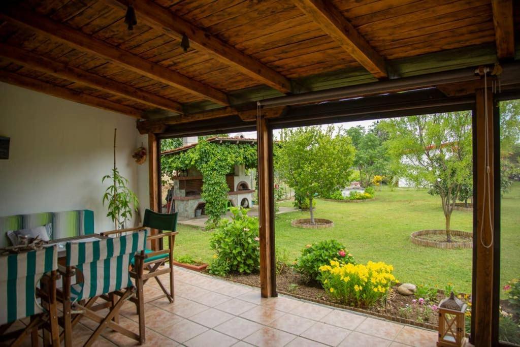 Agrampeli Villa Ierissós Buitenkant foto