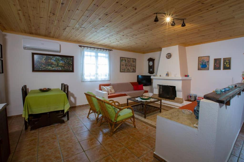 Agrampeli Villa Ierissós Buitenkant foto